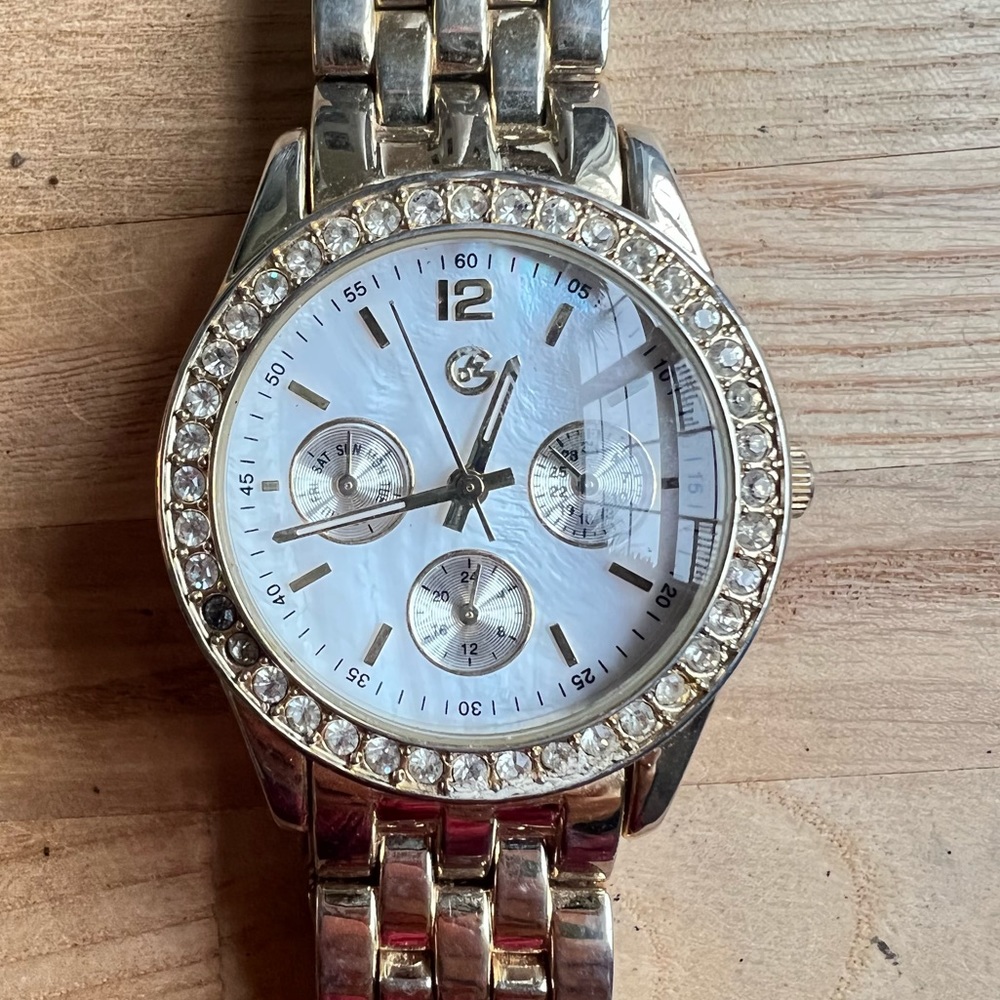 George ladies gold tone dress watch NEW BATTERY